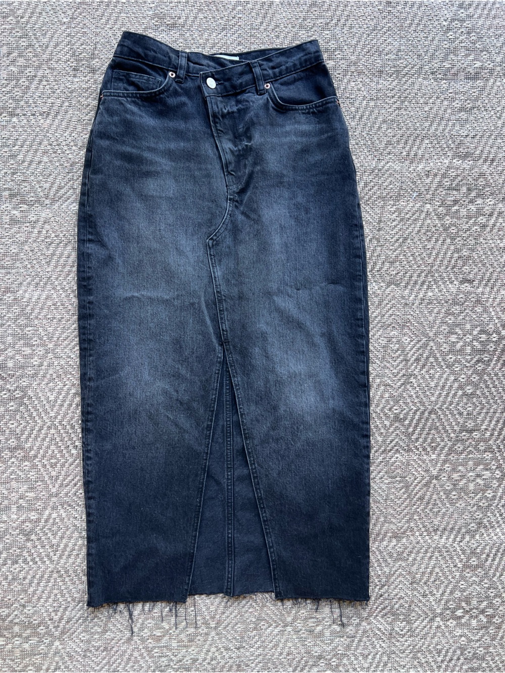Reformation Nila Long Denim Skirt 25 Black Maxi Organic Cotton Tencel Raw Hem